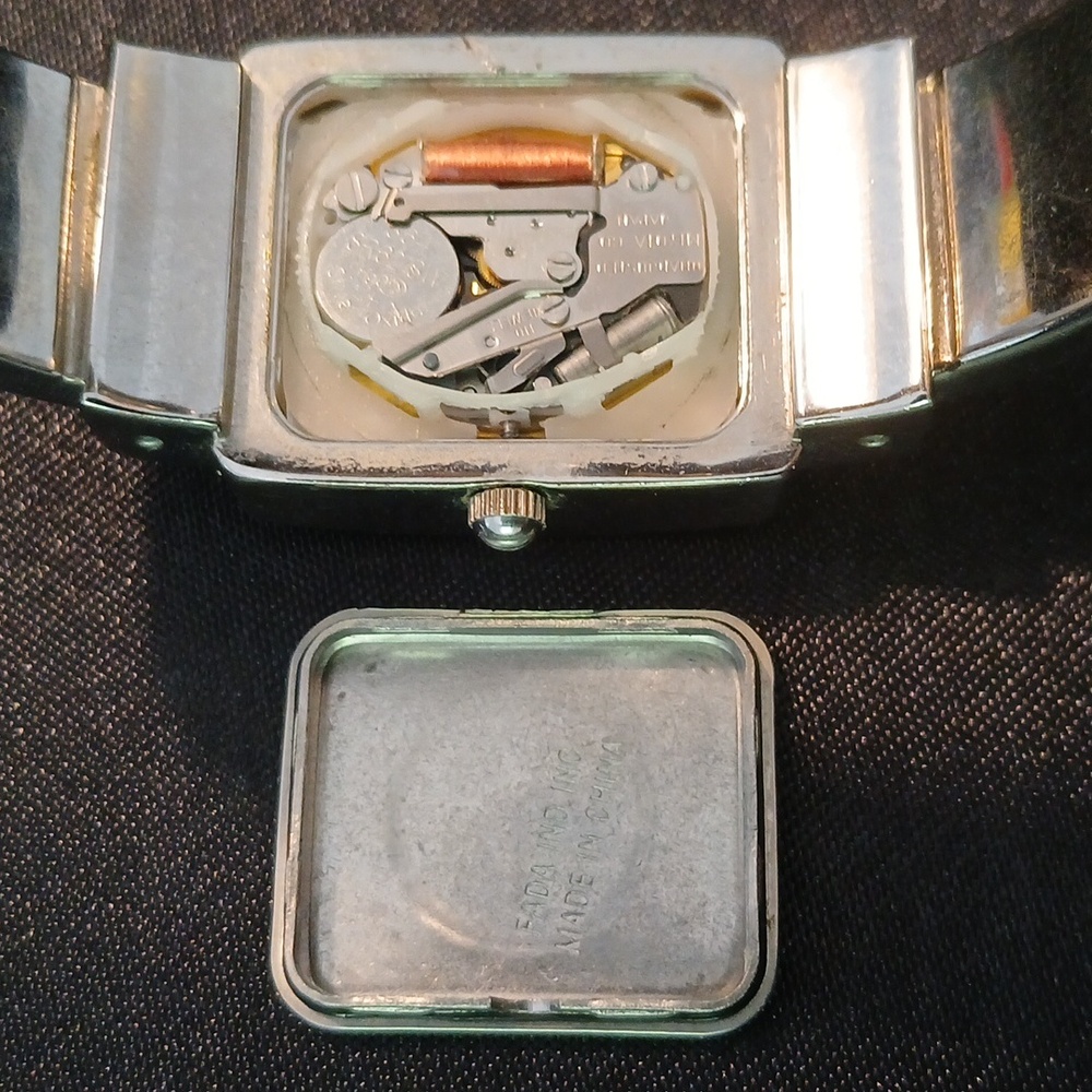 Fada Ind~Quartz Watch~Silver Tone~ Zebra 🦓 Stripe Cuff Band - Picture 8 of 17